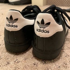 Adidas Sneakers
